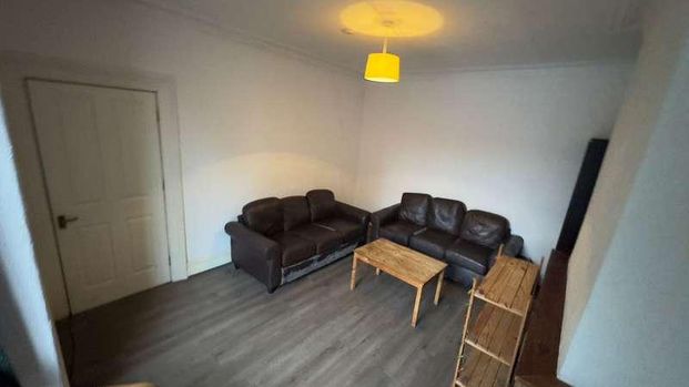 Knowle Avenue, Burley, Leeds, LS4 - Photo 1