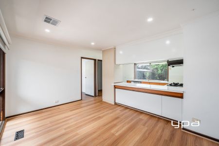 Charming, Comfortable & Convenient - Photo 2