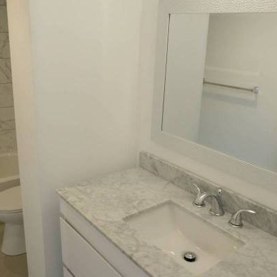 Large 2 Bedroom Apartment - Photo 1