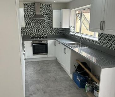 3 bedroom terraced house to rent - Photo 3