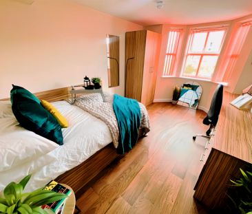 Premier Wet Room En-Suite - Photo 3