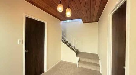 Spacious 4-Bedroom Home in Prime Browns Bay Location! - Photo 5