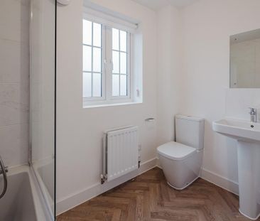 3 bedroom semi-detached house to rent - Photo 5