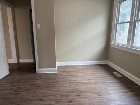 For Lease - 3 Moote Street, St. Catharines, Ontario - Photo 2