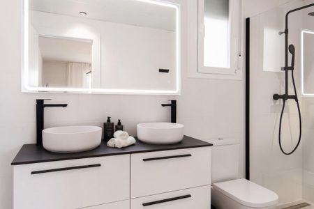 Luxury Flat for rent in Marbella, Spain - Photo 2