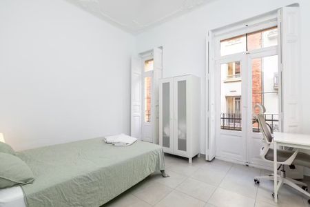 Carrer Martínez Cubells, Valencia, Valencian Community 46002 - Photo 2