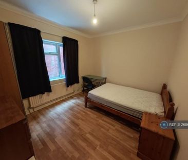 1 bedroom in a house share to rent - Photo 1