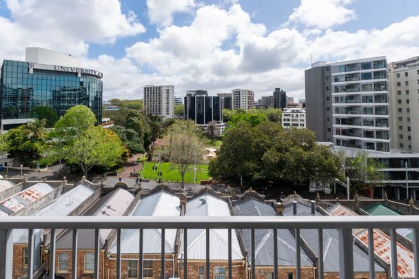 Penthouse Apartment - Photo 1