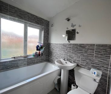 Summerfield Road, Solihull - Photo 1