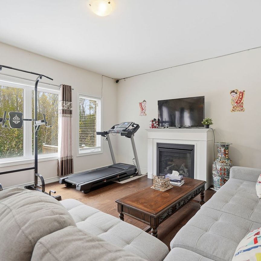 For Lease - 9 Upperview Place, Whitby, Ontario - Photo 1