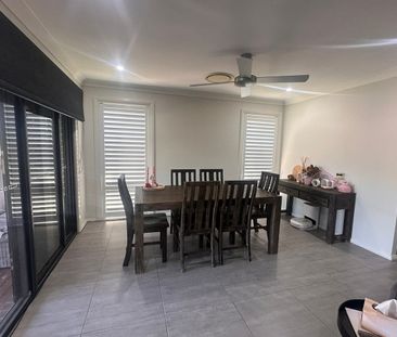 Stylish Family Living in a Prime Location - Photo 3