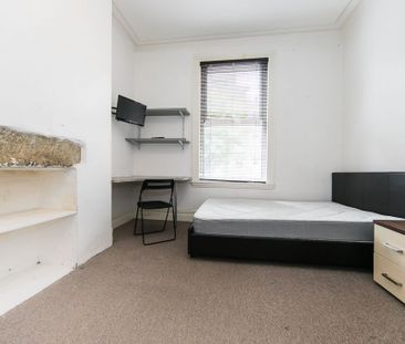 Inglewood Terrace, Woodhouse, Leeds - Photo 2