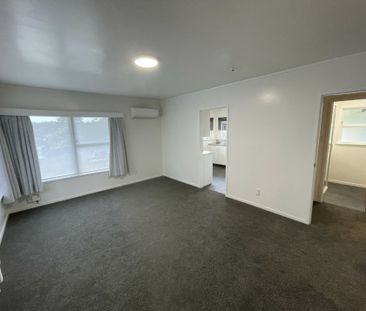 Hillcrest - 2 Bedroom - Photo 2