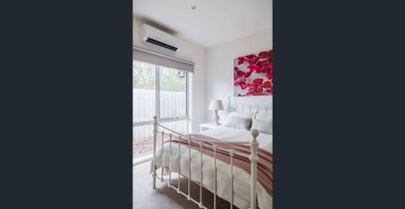 Welcome to 'Pearl' - Interior designed light filled home, a minute away from Somers General Store/Beach - Photo 5