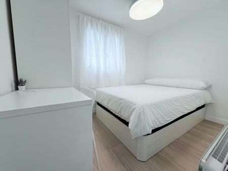 Calle del Puerto del Bruch, Madrid, Community of Madrid 28031 - Photo 3