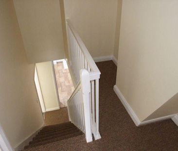 2 bedroom flat to rent - Photo 6
