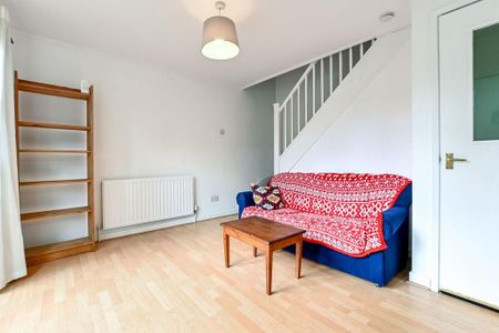 3 bedroom terraced house to rent - Photo 3