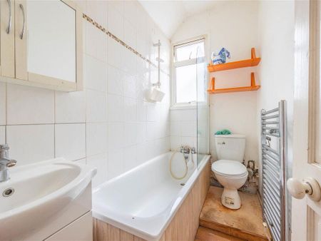 Cossington Road, Westcliff-On-Sea SS0, London - Photo 2