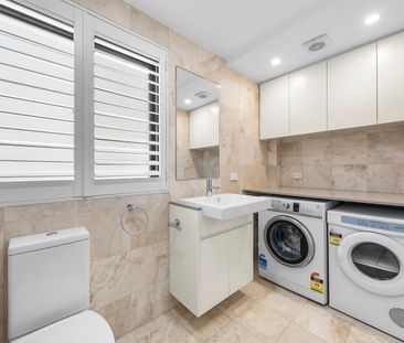 Furnished 5 Month Lease for Light Filled Townhouse with Private Garden - Photo 6