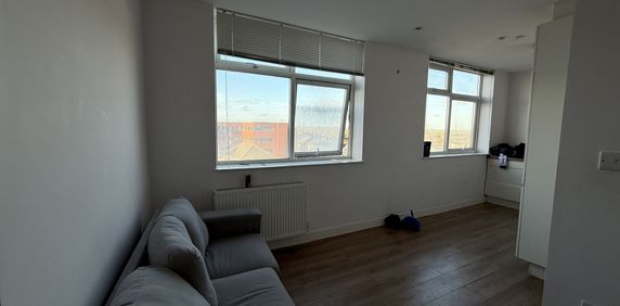 Buckingham Street, Aylesbury - Photo 2