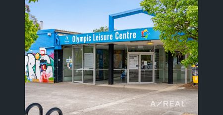 Modern Comfort in a Quiet Court Location - Photo 5