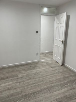 2 Bed Flat, Gurney Close, IG11 - Photo 1