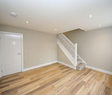 3 bed House - End Terrace for Rent - Photo 2