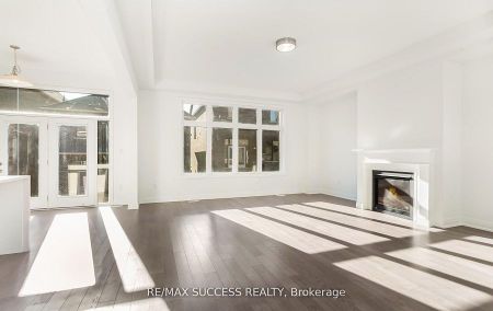 For Lease - 3130 Travertine Drive, Oakville, Ontario - Photo 3