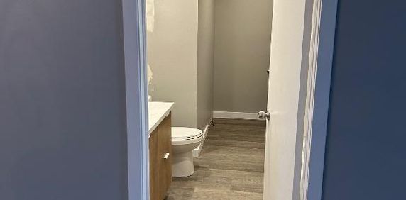 Logement 4 1/2 Fraîchement remis à neuf à louer. - Photo 2