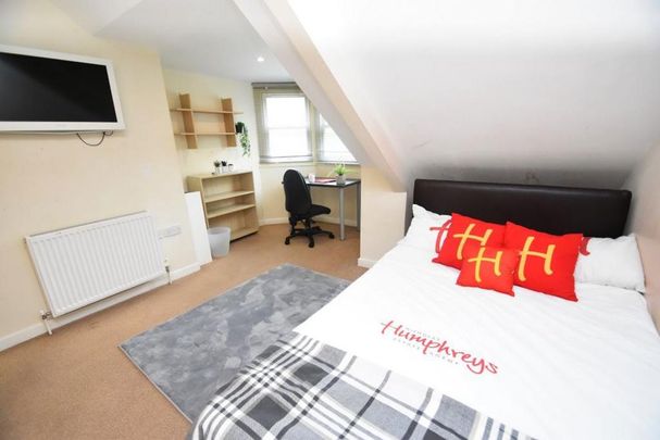 5 bedroom flat to rent - Photo 1