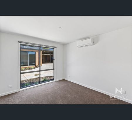 2/347 Eaglehawk Road, California Gully, Vic 3556 - Photo 3