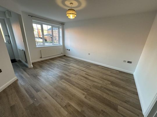 3 bedroom semi-detached house to rent - Photo 1