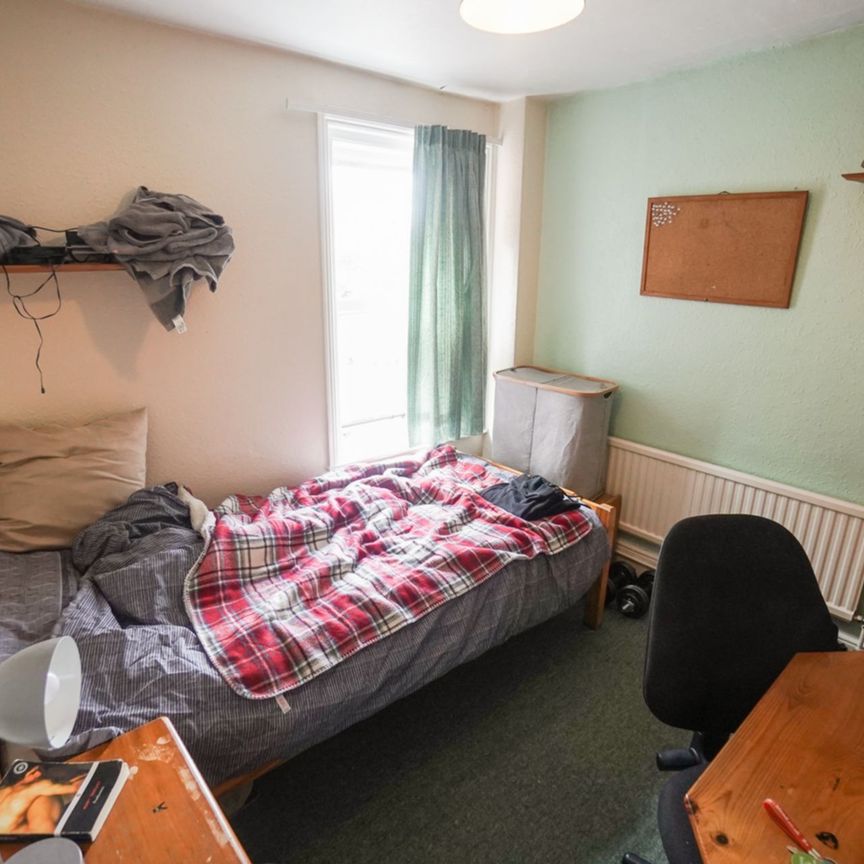 4 Bedroom House To Rent in Winton - £1,760 pcm Tenancy Info - Photo 1