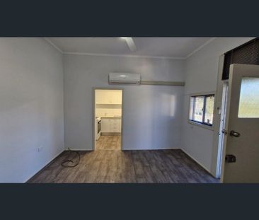 2/462 Great Western Highway, Pendle Hill, NSW 2145 - Photo 2