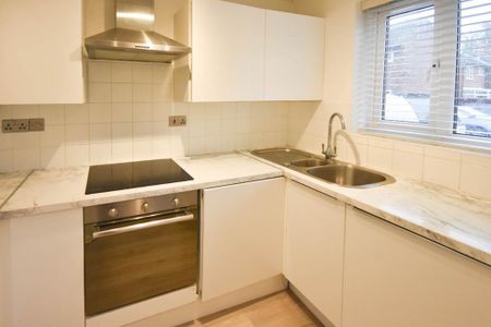 2 bedroom semi-detached house to rent - Photo 4