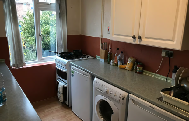 4 bedroom terraced house to rent - Photo 1