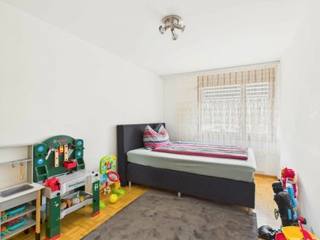 Grosszügige 4.5-Zimmerwohnung mit Balkon - Photo 2