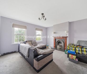 Leaves Green Road, Keston BR2 - Photo 3