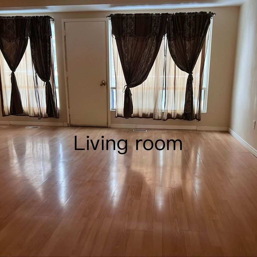 For Lease - 6 Pond Fern Way, Toronto, Ontario - Photo 1