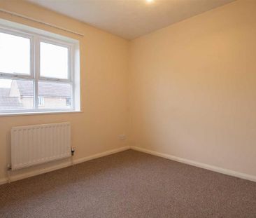 2 bedroom semi-detached house to rent - Photo 2