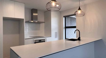 Lovely 3 bedroom home - Photo 2