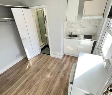 Studio to rent - Photo 2