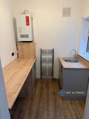 2 bedroom terraced house to rent - Photo 1