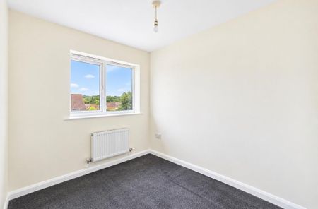 3 bedroom semi-detached house to rent - Photo 3