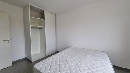 Location Appartement 2 pièces 39m² ST LAURENT DU VAR 06700 - Photo 3