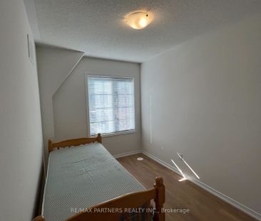 Townhouse For Lease | E8123424 - Photo 2