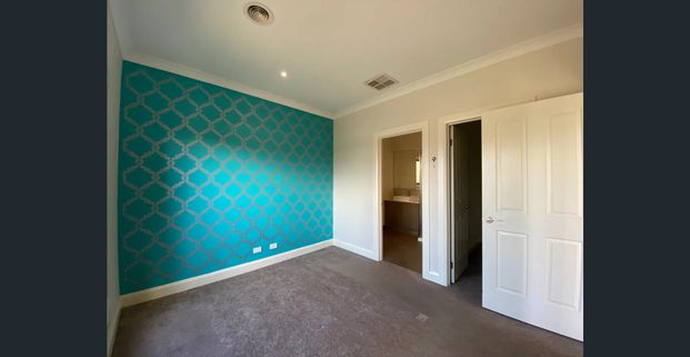 Alamanda School Zone , 6.6 kw Solar Panels, Alamanda club facility - Photo 1