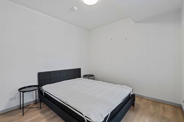 Spacious Southbank Apartment In Perfect Location - Photo 1