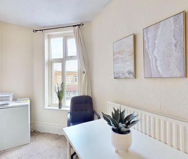 1 bedroom in a flat share to rent - Photo 1