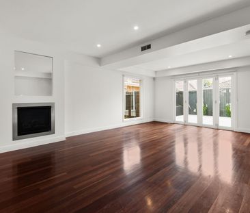 SPACIOUS ACCOMMODATION IN A BRILLIANT LOCATION - Photo 1